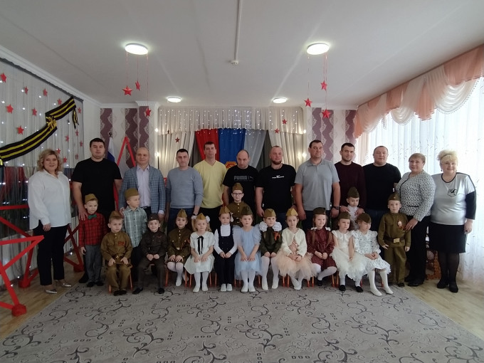 Защитникам Отечества посвящается Защитникам Отечества посвящается.
