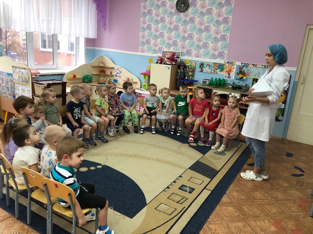 Гость группы – кладовщик детского сада. Гость группы – кладовщик детского сада.